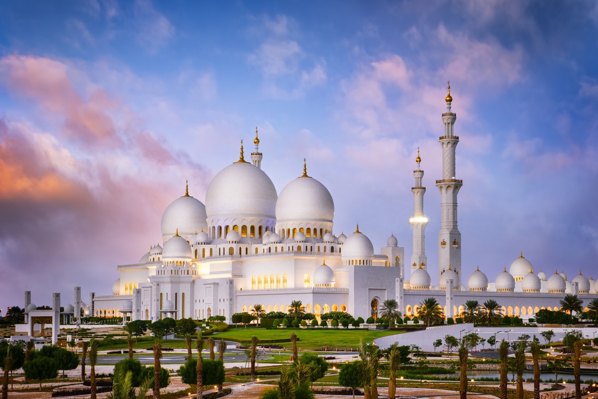 VIP Excursion Dubai + Abu Dhabi by Mercedes Business Class