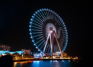 The magic of Dubai night: lights, fountains and stars
